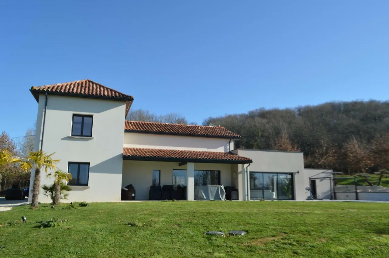 Villa Au Coeur Du Gers Avec Vue Sur Les Pyrenees Caumont